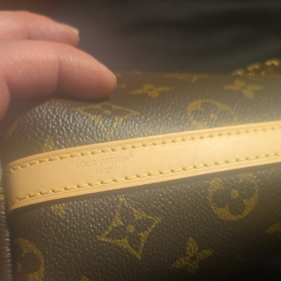 Louis Vuitton Multipass Monogram Shoulder Bag - Picture 3 of 5